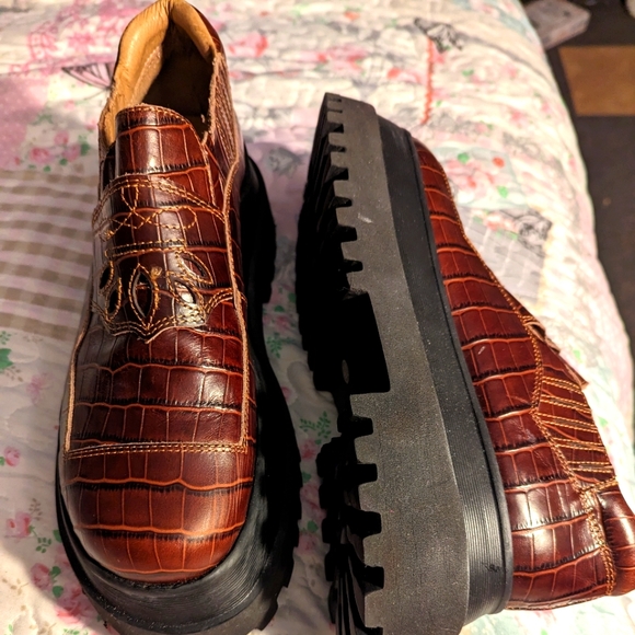 Free People Crocodile print platform loafers UNISEX (W-10)(M-9.5) - Picture 2 of 11